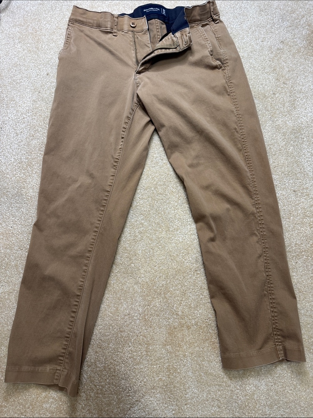 Abercrombie & Fitch Men's Tan Chino Pants Mens 30x30 stretchy a bit
